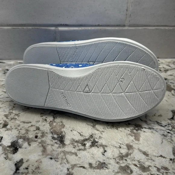 NWT Vionic Beachy Sneakers - Size 7 - Picture 5 of 6